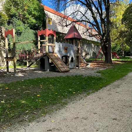 Schee Panorama - Ideal Fuer Gruppen Und Familien