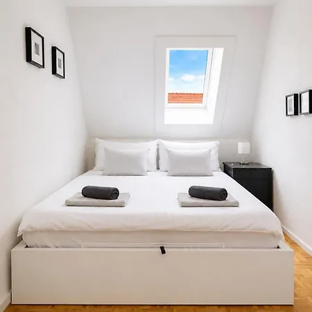 Schee Panorama - Ideal Für Gruppen Und Familien *