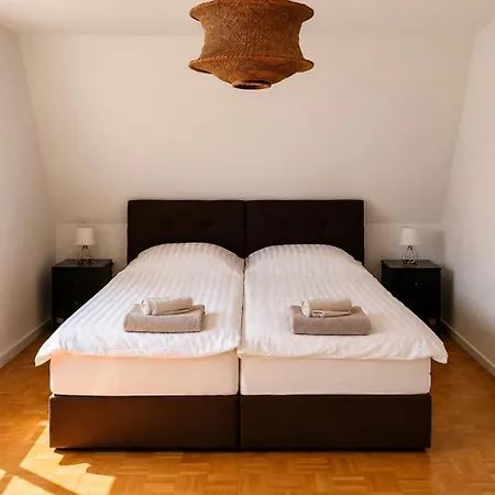 Schee Panorama - Ideal Für Gruppen Und Familien * Nördlingen
